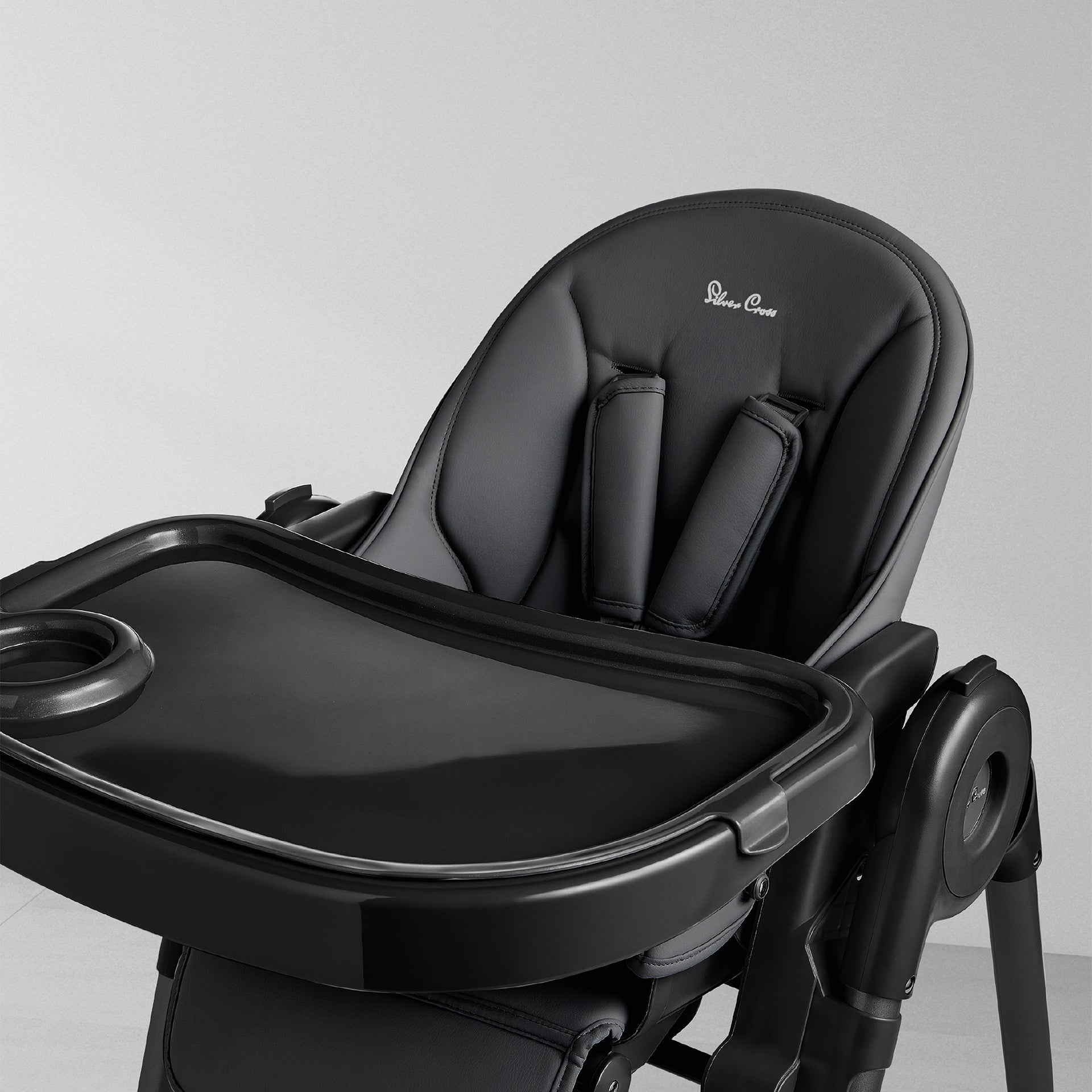 Gourmet Highchair | Adjustable Reclining Seat, 5-Point Harness 3
