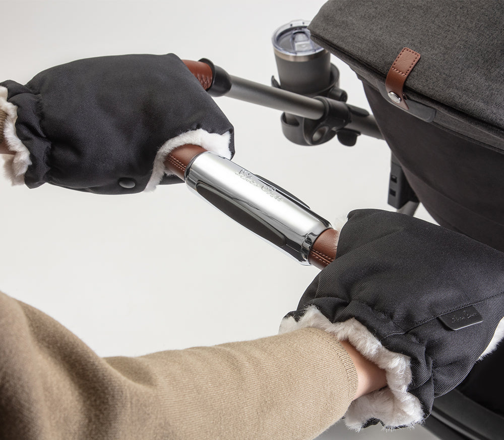 Sierra Accessory Pack | Luxury Seat Liner, Thermal Gloves 2