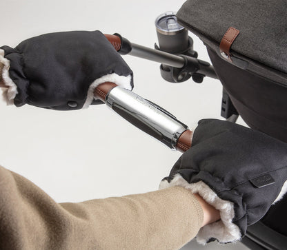 Sierra Accessory Pack | Luxury Seat Liner, Thermal Gloves 2